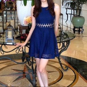 Papaya brand - Floral Navy Blue Summer Dress 👗 (Like New)